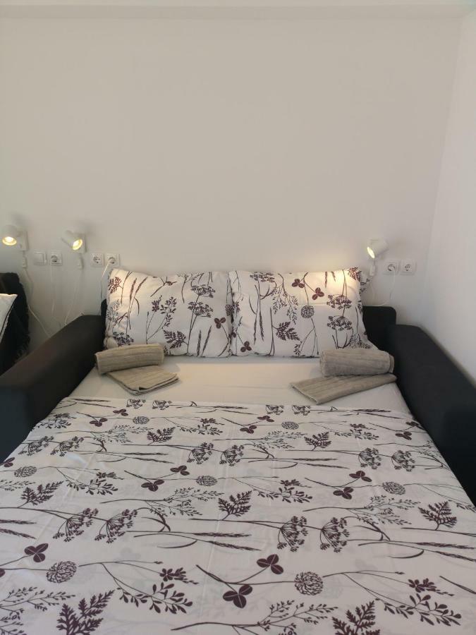 Apartman Studio Kod Ujevica Baska Voda Exterior photo